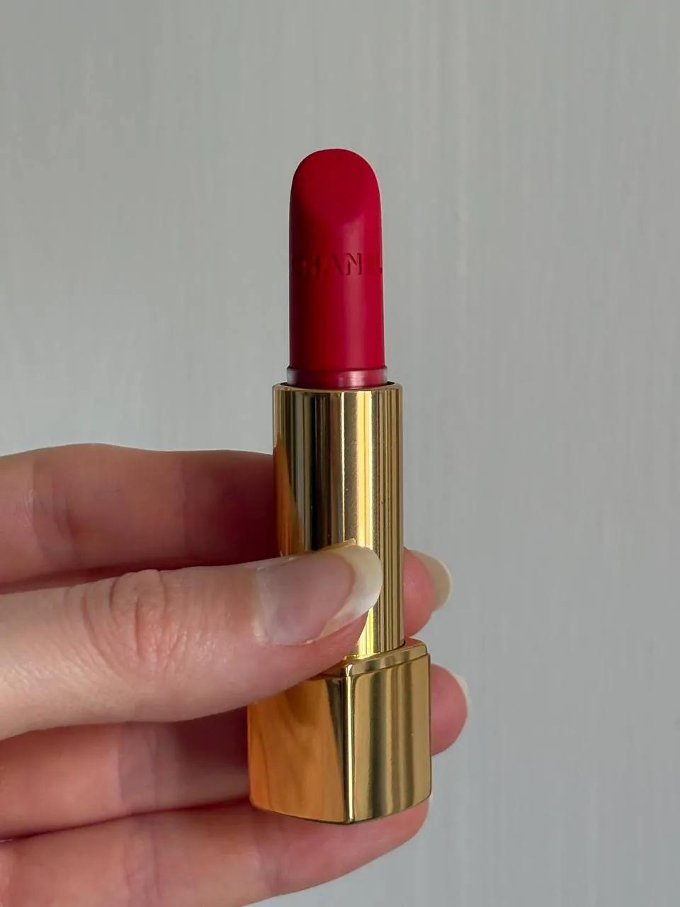 Помада Chanel Rouge Allure Velvet