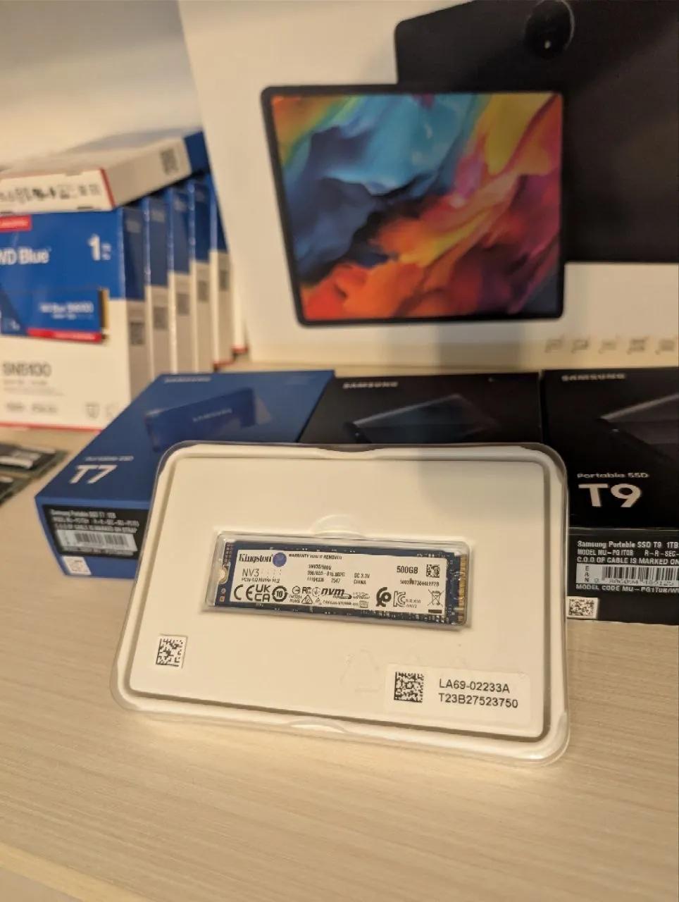SSD Kingston NV3 500GB NVMe новый