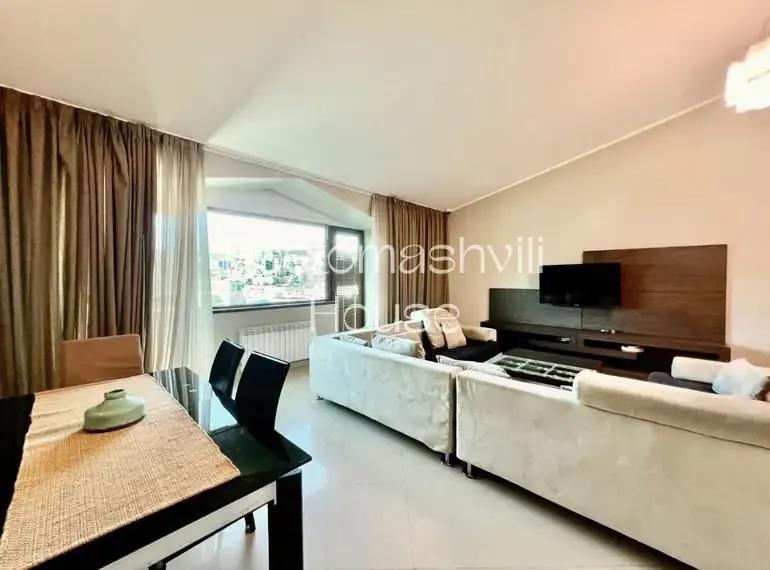 Квартира 155 м² с балконом в Сабуртало