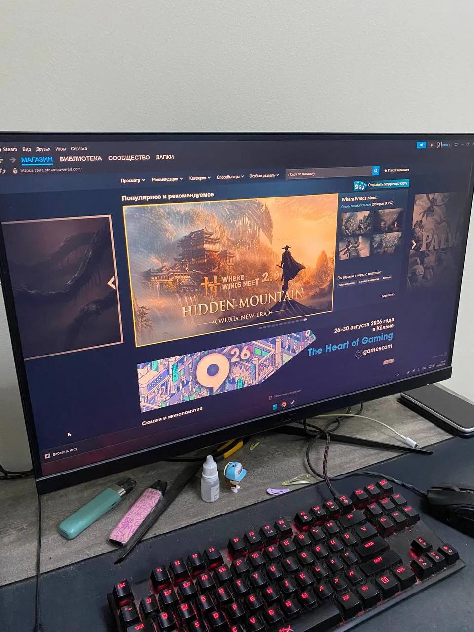 Монитор MSI и мебель для кабинета