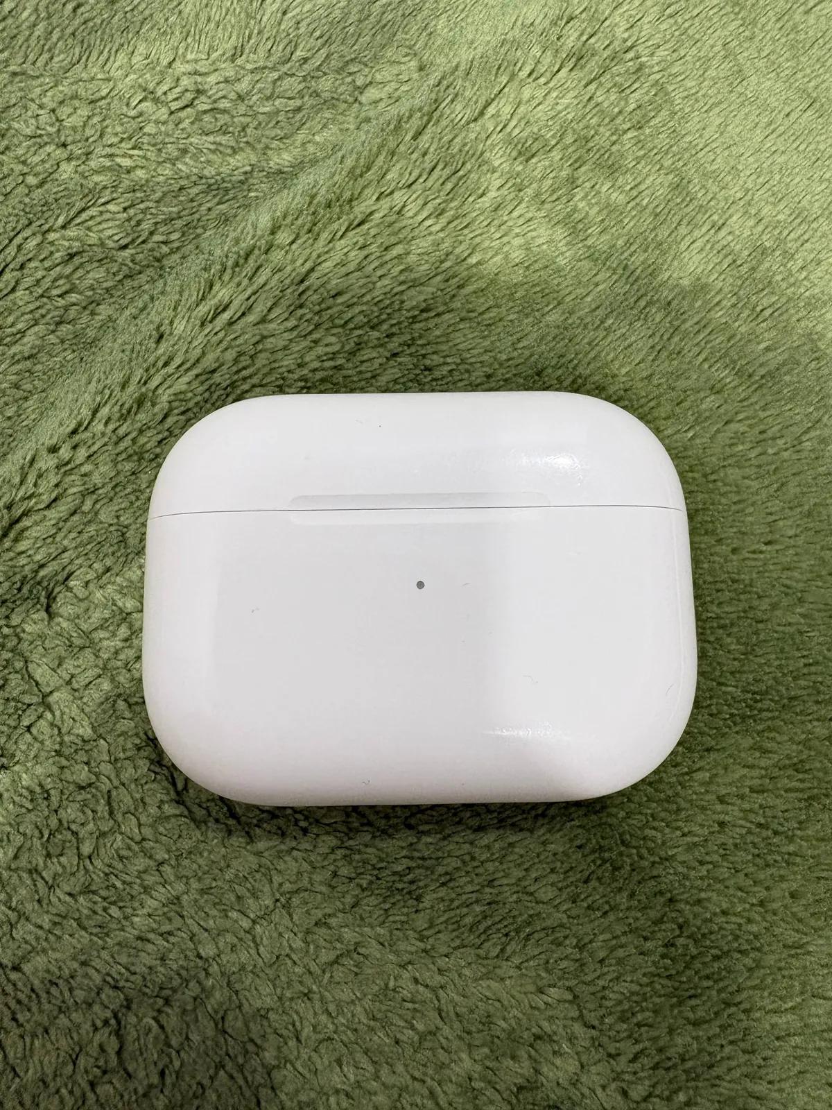 AirPods Pro 1 поколения кейс и наушники
