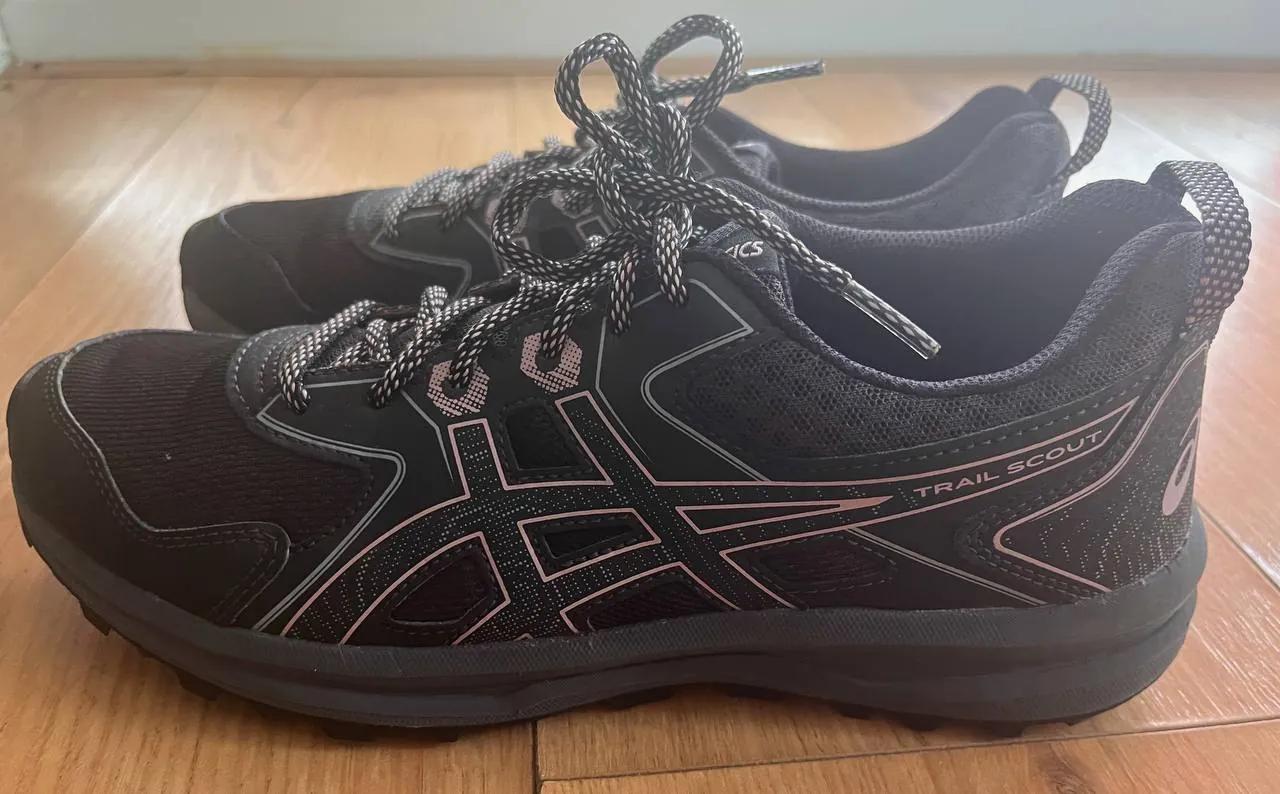 Треккинговые кроссовки ASICS Trail Scout