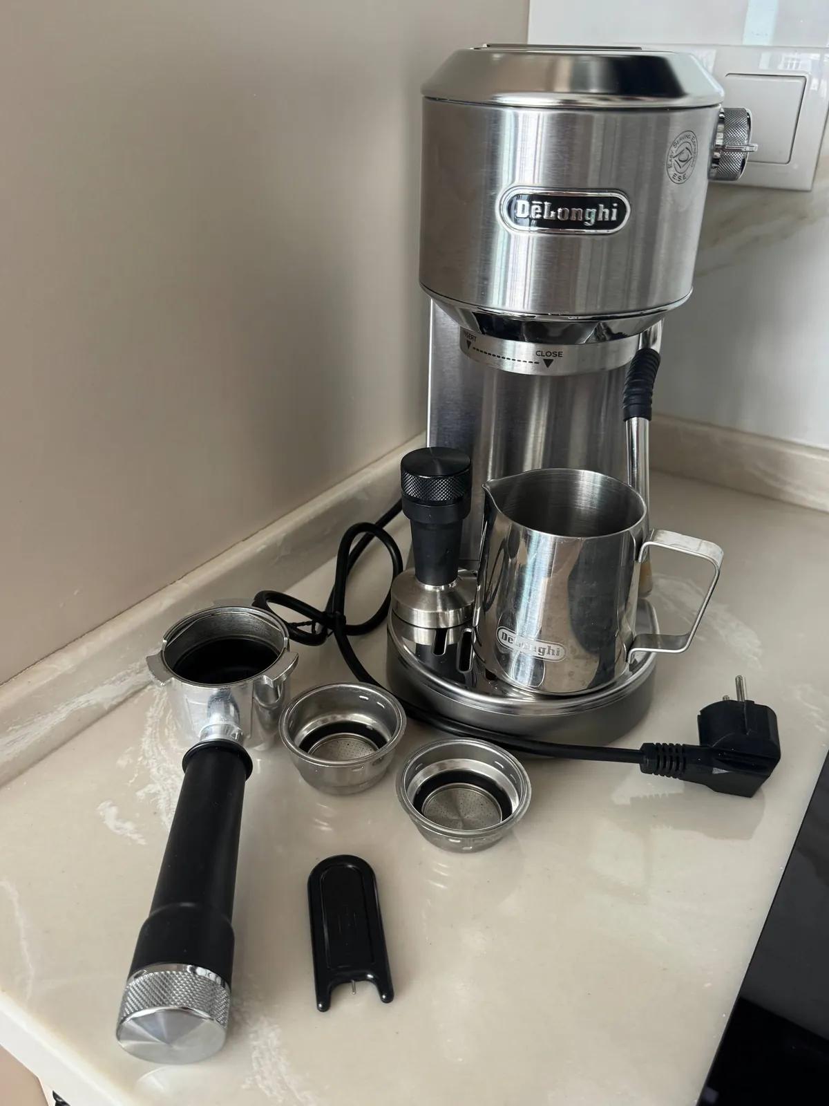 Кофемашина Delonghi рожковая