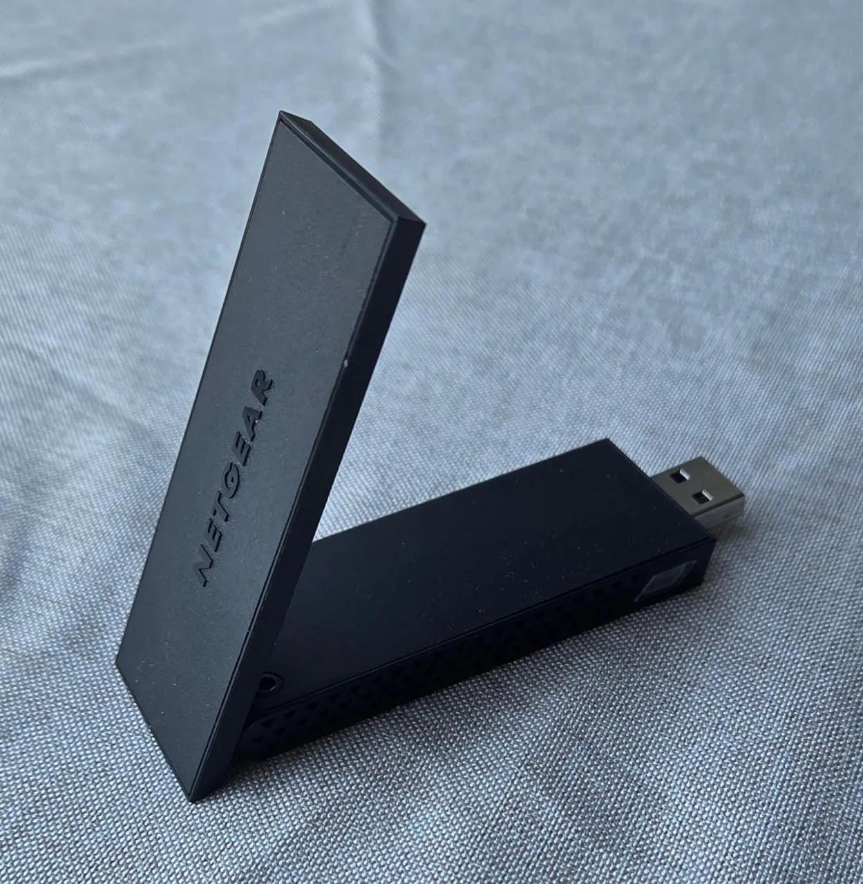USB Bluetooth и Wi-Fi адаптеры, хаб, кабель DisplayPort