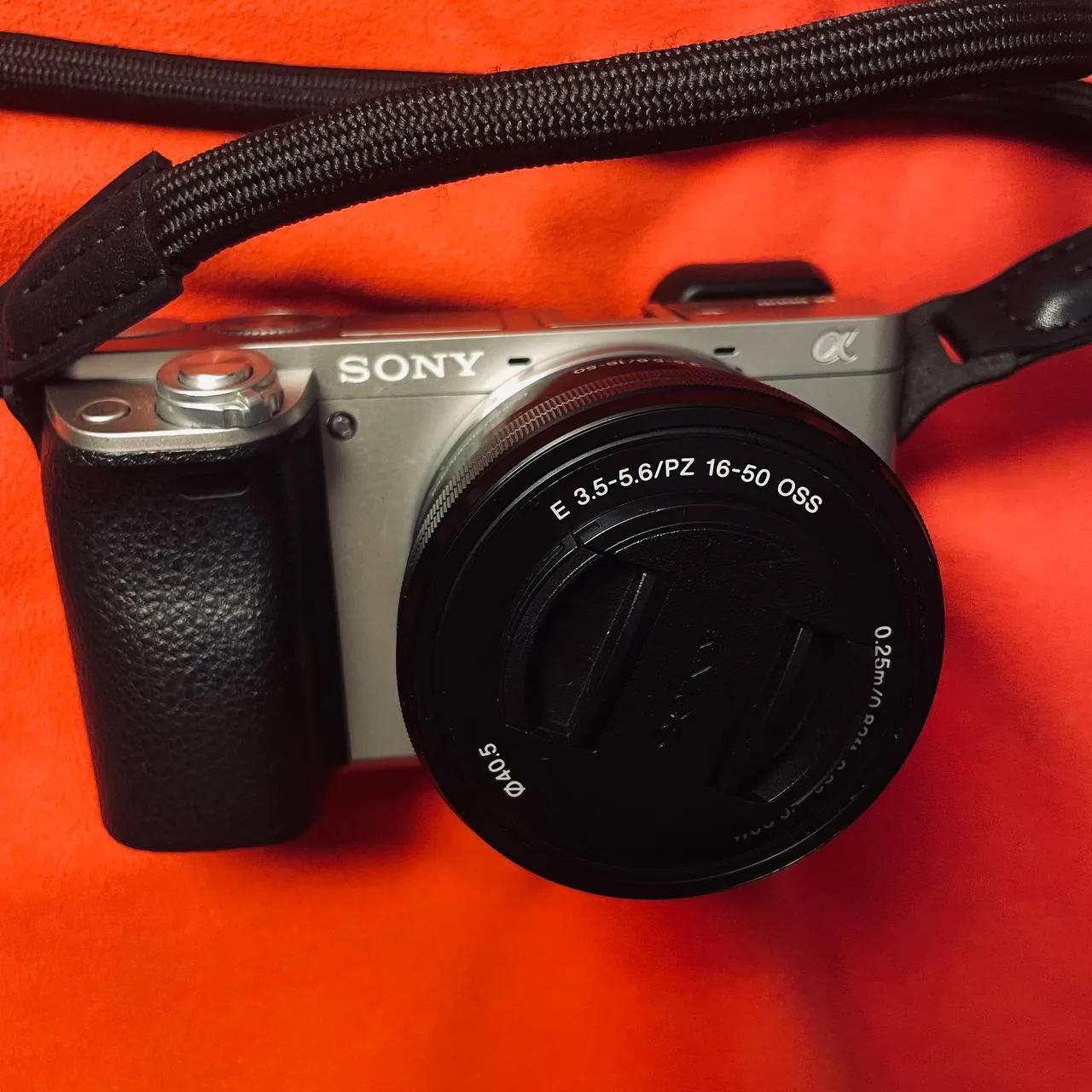 Фотоаппарат Sony a6000 с объективом