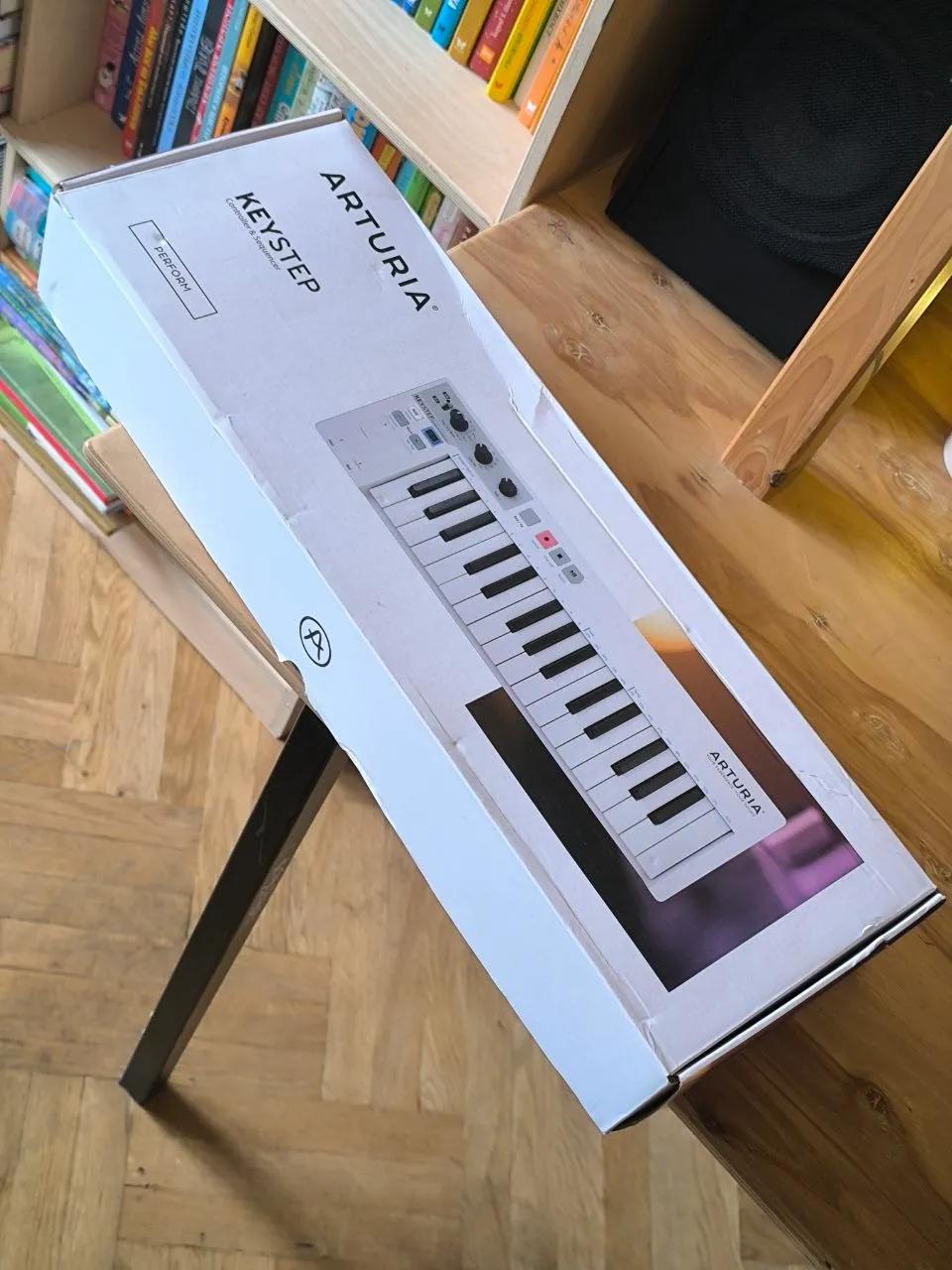 МИДИ-контроллер Arturia KeyStep на 32 клавиши