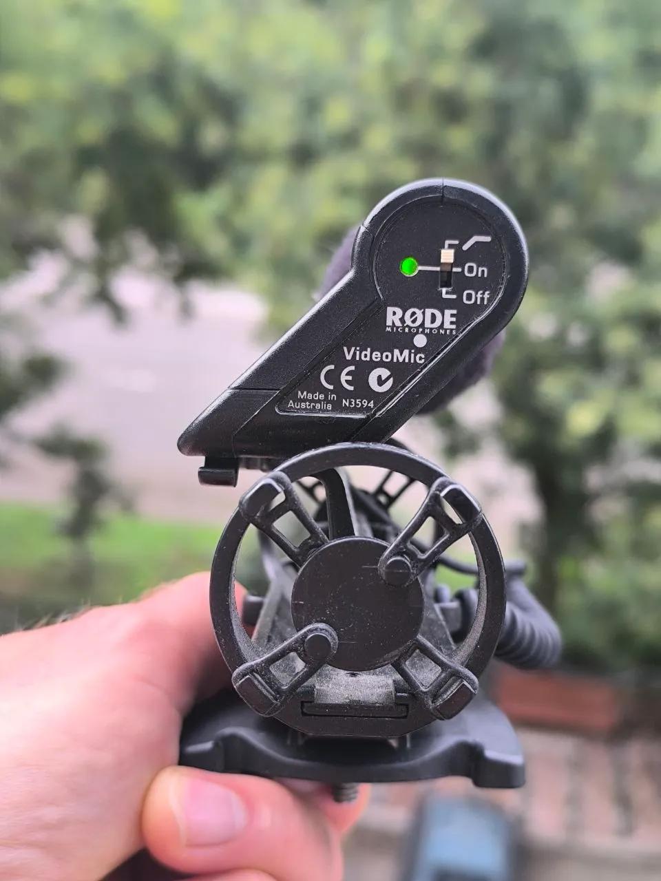 Накамерный микрофон Rode VideoMic для съёмки