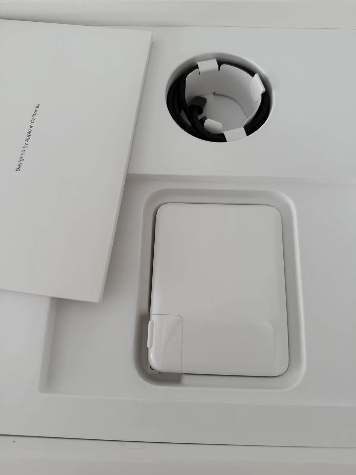 MacBook Pro 16 M5 Pro 24/1TB Open Box