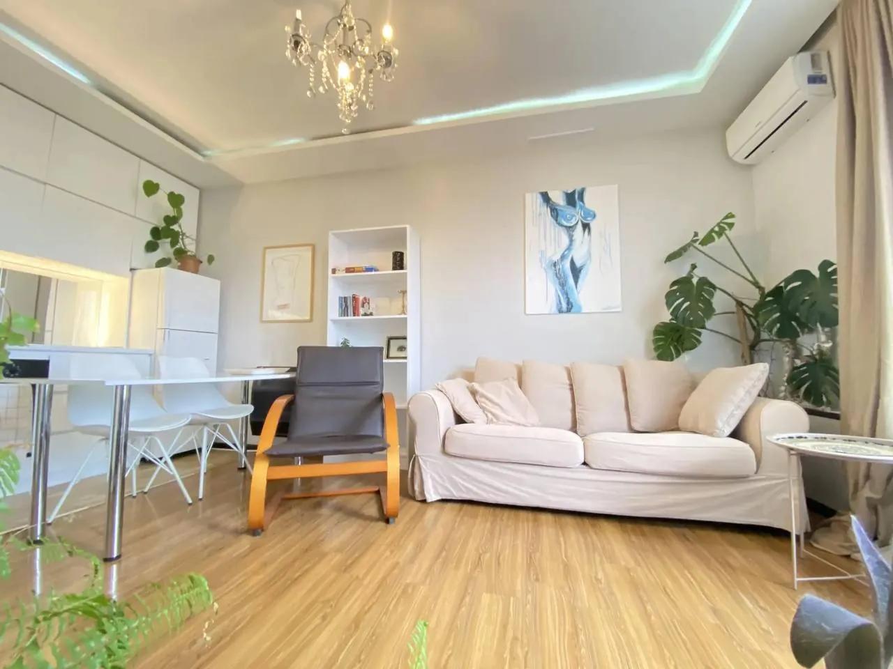 Квартира с балконом в Сабуртало, 40 м²