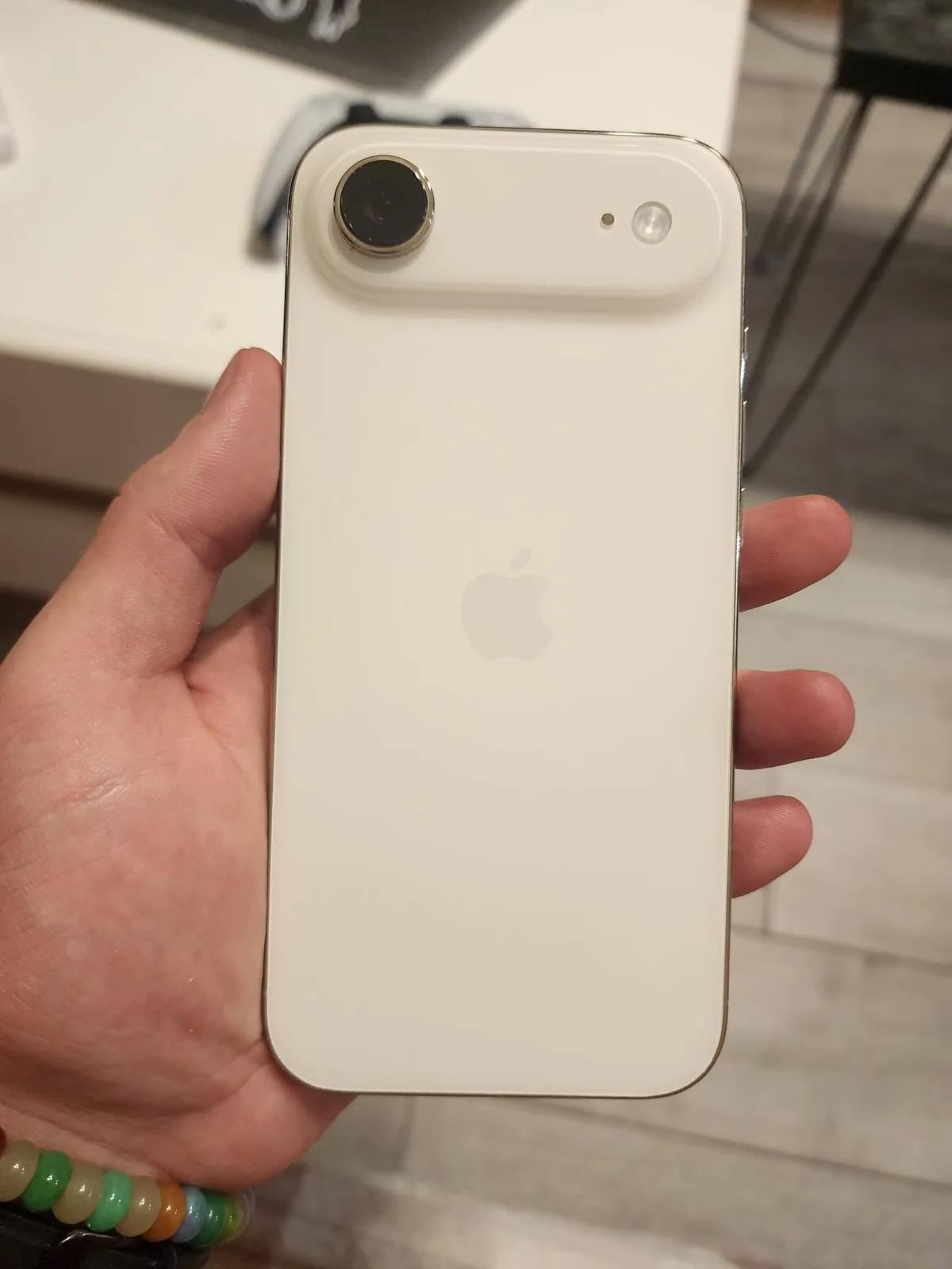 iPhone Air 256 ГБ eSIM