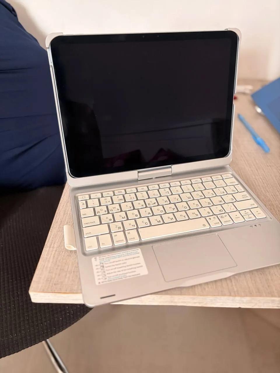 Клавиатура-чехол для iPad Air 11