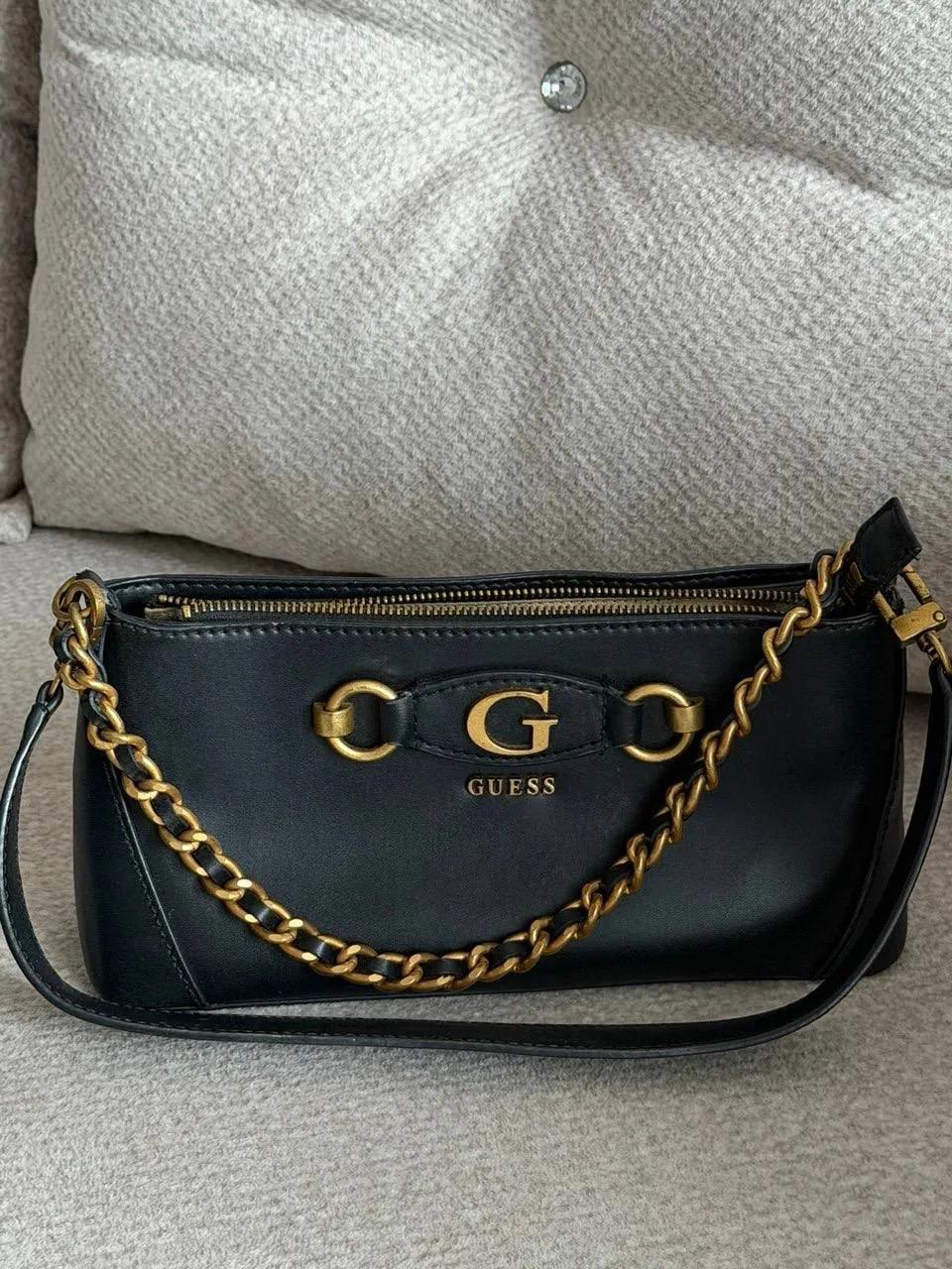 Сумки брендов Guess и Coach