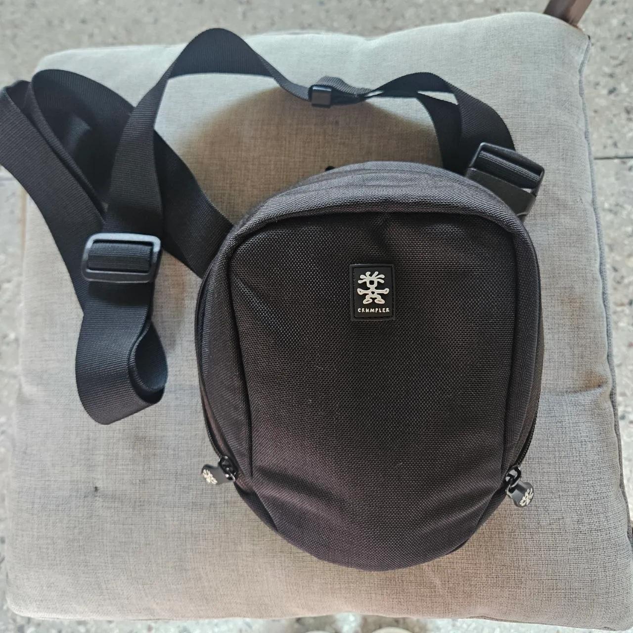Сумка для фотоаппарата Crumpler Quick Escape