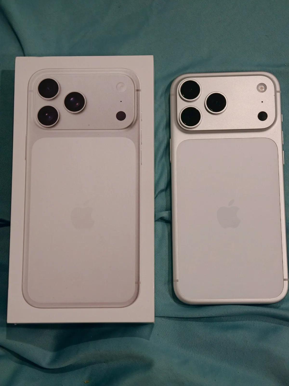 IPhone 17 Pro Max 256GB Silver новый