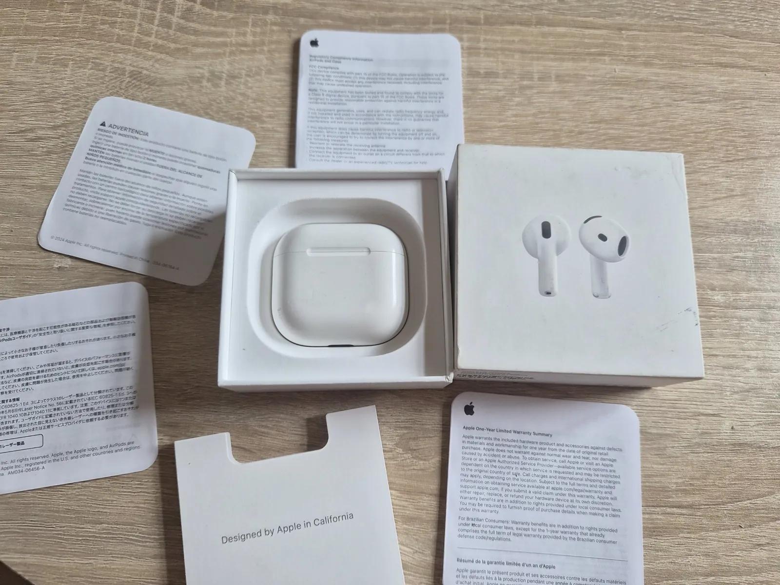 Наушники Apple AirPods 4