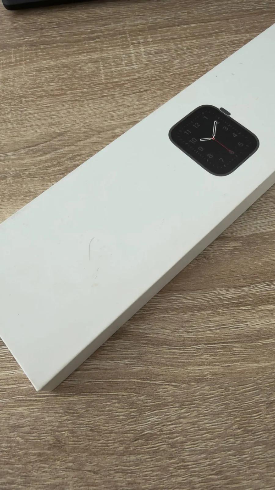 Apple Watch SE на запчасти