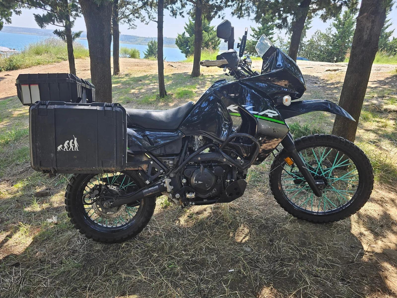 Мотоцикл Kawasaki KLR650 2015 года