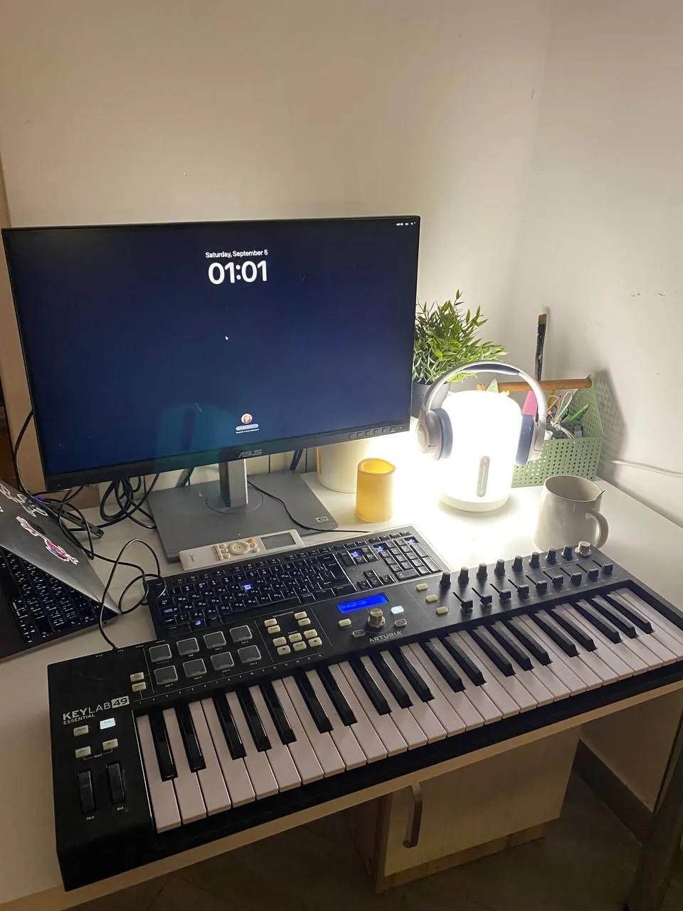 MIDI-клавиатура Arturia KeyLab 49 Essential