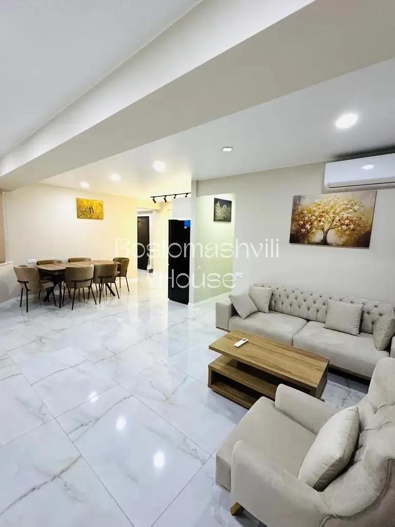 Квартира 90 м² с 4 комнатами в Исани