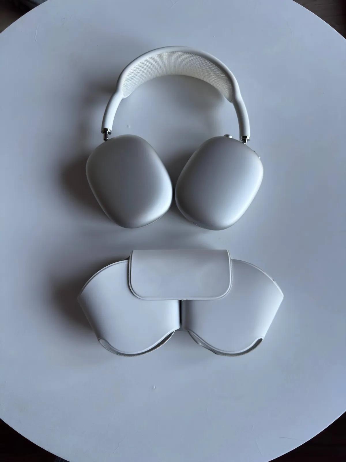 Наушники Apple AirPods Max серебристые