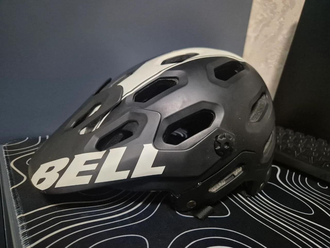 Велосипедный шлем BELL
