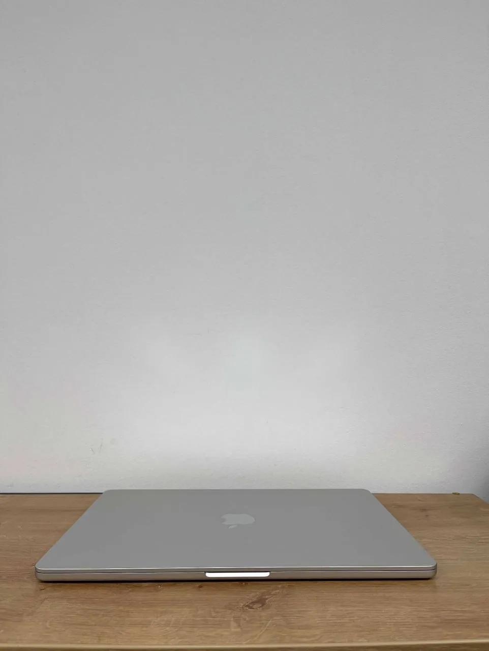 MacBook Air 15 M2 2023 в отличном состоянии
