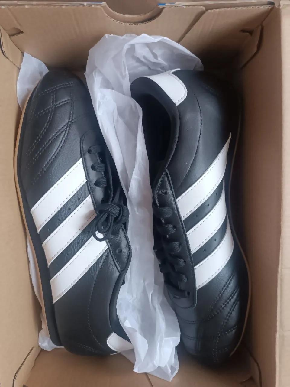 Кроссовки Adidas новые женские