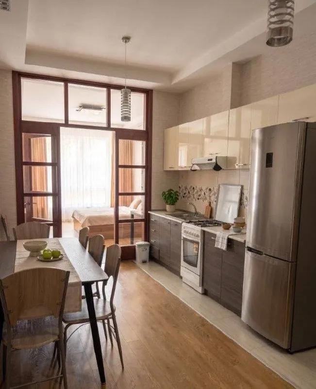 Квартира 90 м² на 4 комнаты в Сабуртало