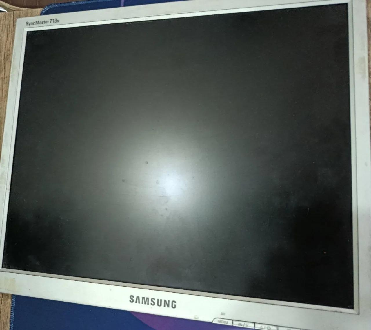 Монитор Samsung SyncMaster 713N 17 дюймов