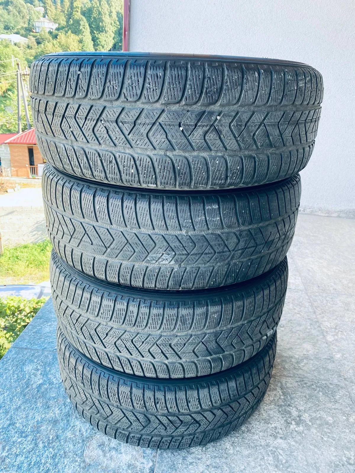 Комплект зимних шин Pirelli Scorpion 235/60 R18