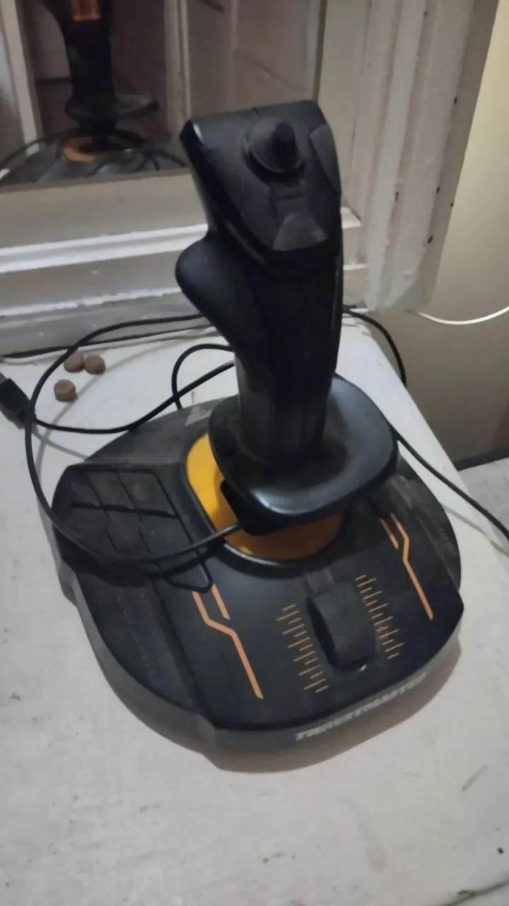 Джойстик HOTAS Thrustmaster 16000M для авиасимулятора