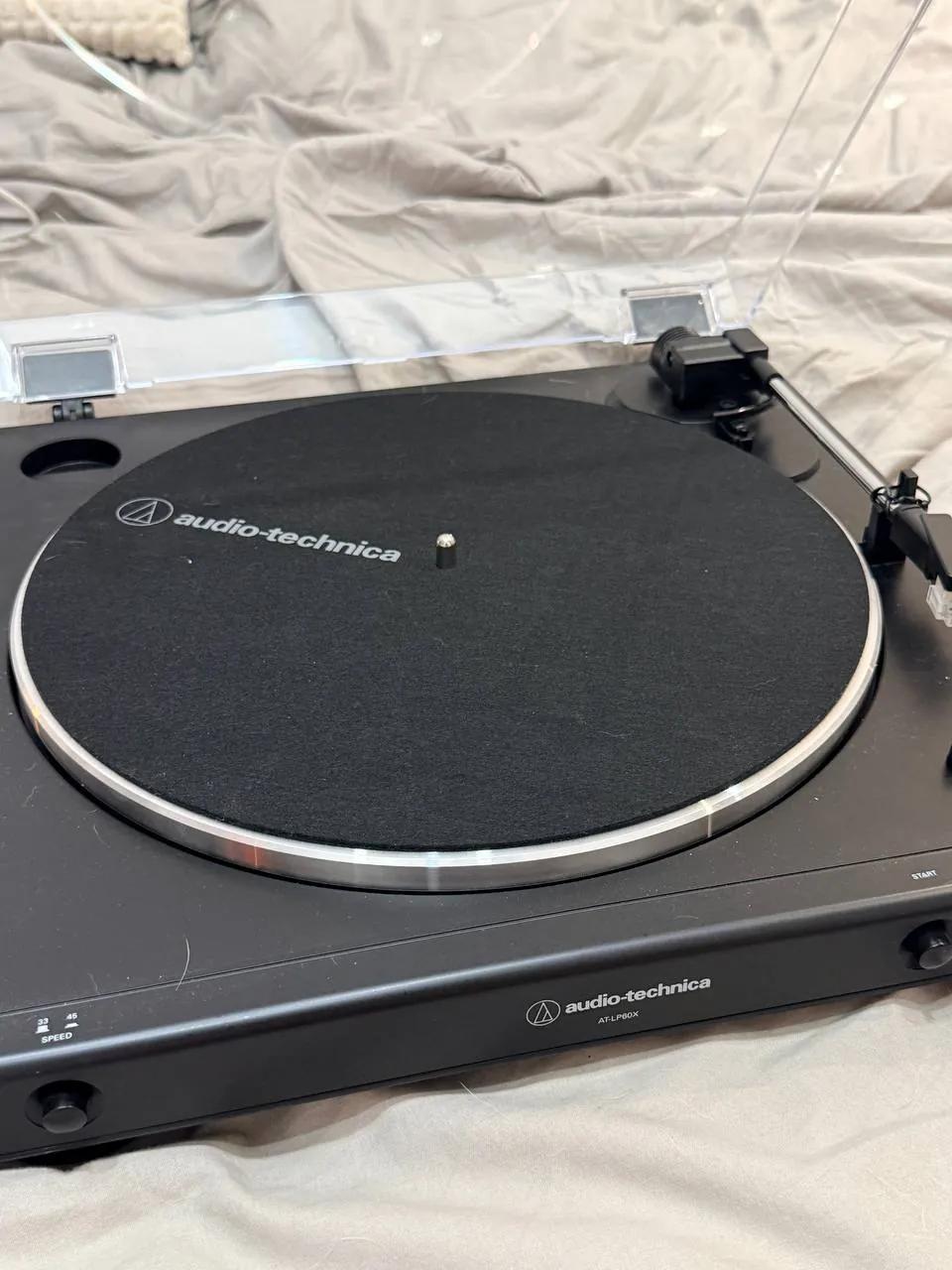Виниловый проигрыватель Audio-Technica AT-LP60X в отличном состоянии