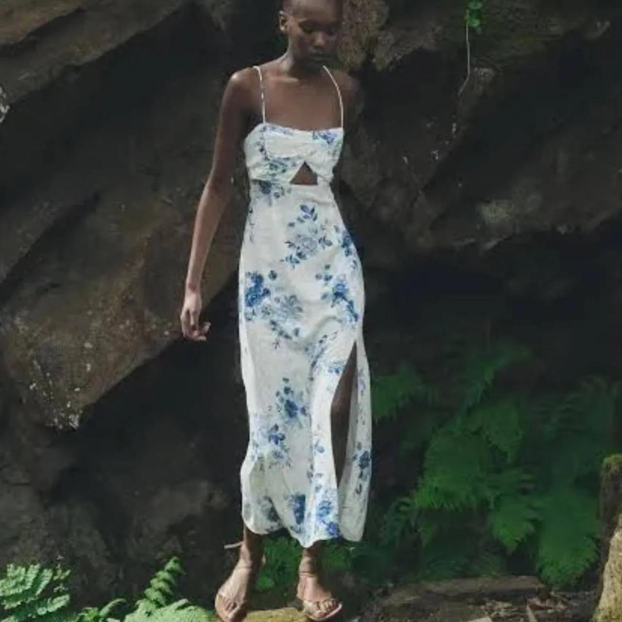 Платье ZARA из вискозы, размер M