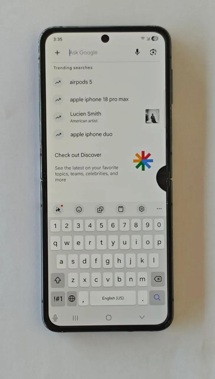 Смартфон Samsung Galaxy Z Flip 4