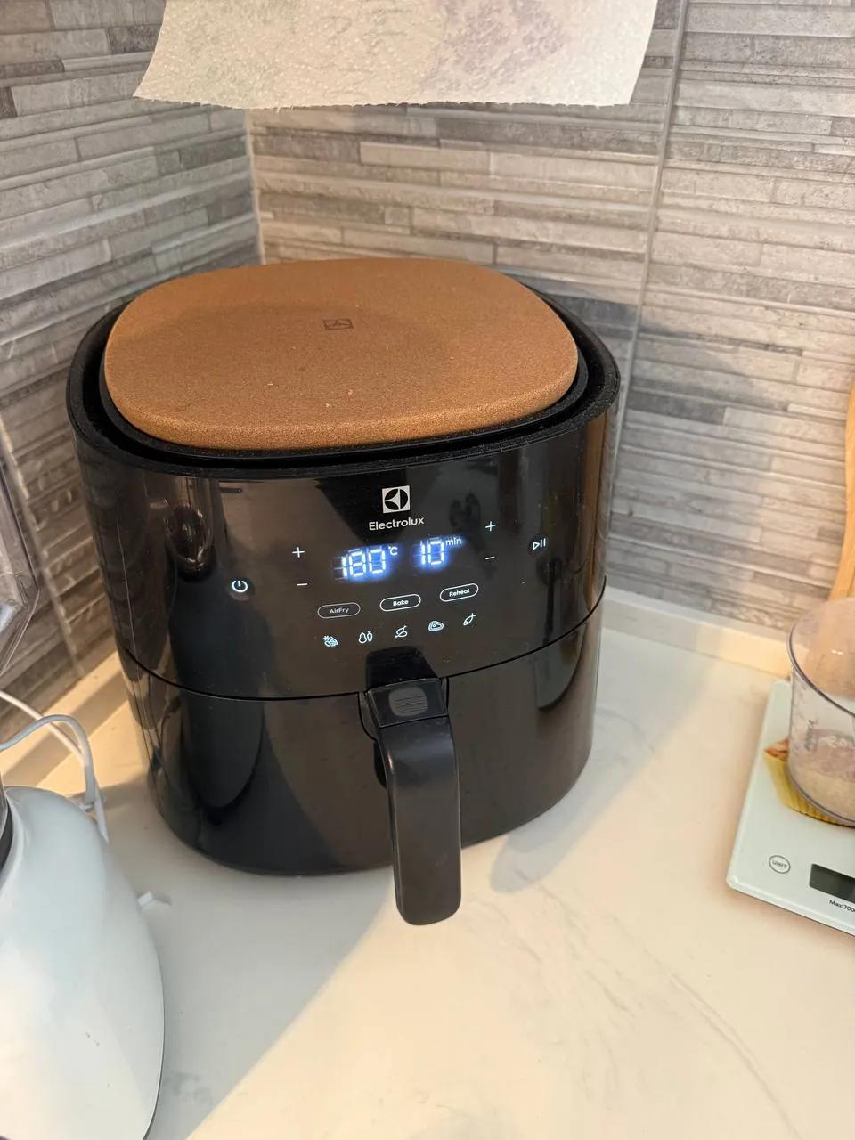 Аэрогриль Electrolux Air Fryer