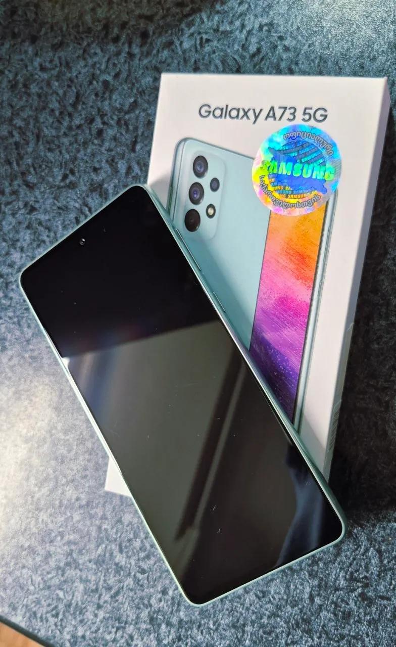 Samsung Galaxy A73 5G и наушники Buds 3 Fe