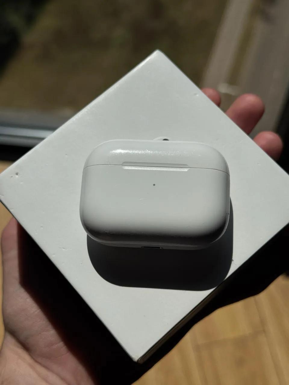 Наушники AirPods Pro 1 поколения