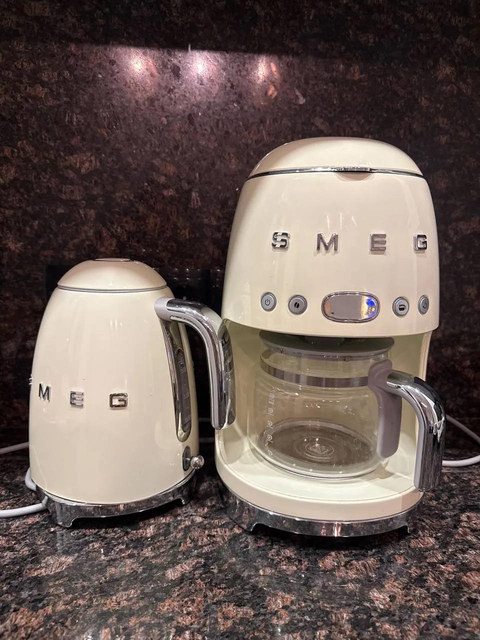 Чайник и кофеварка Smeg