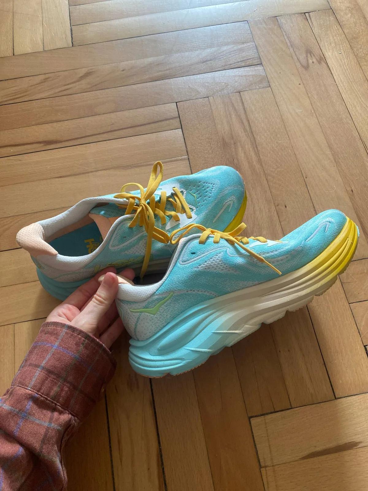 Кроссовки Hoka One One
