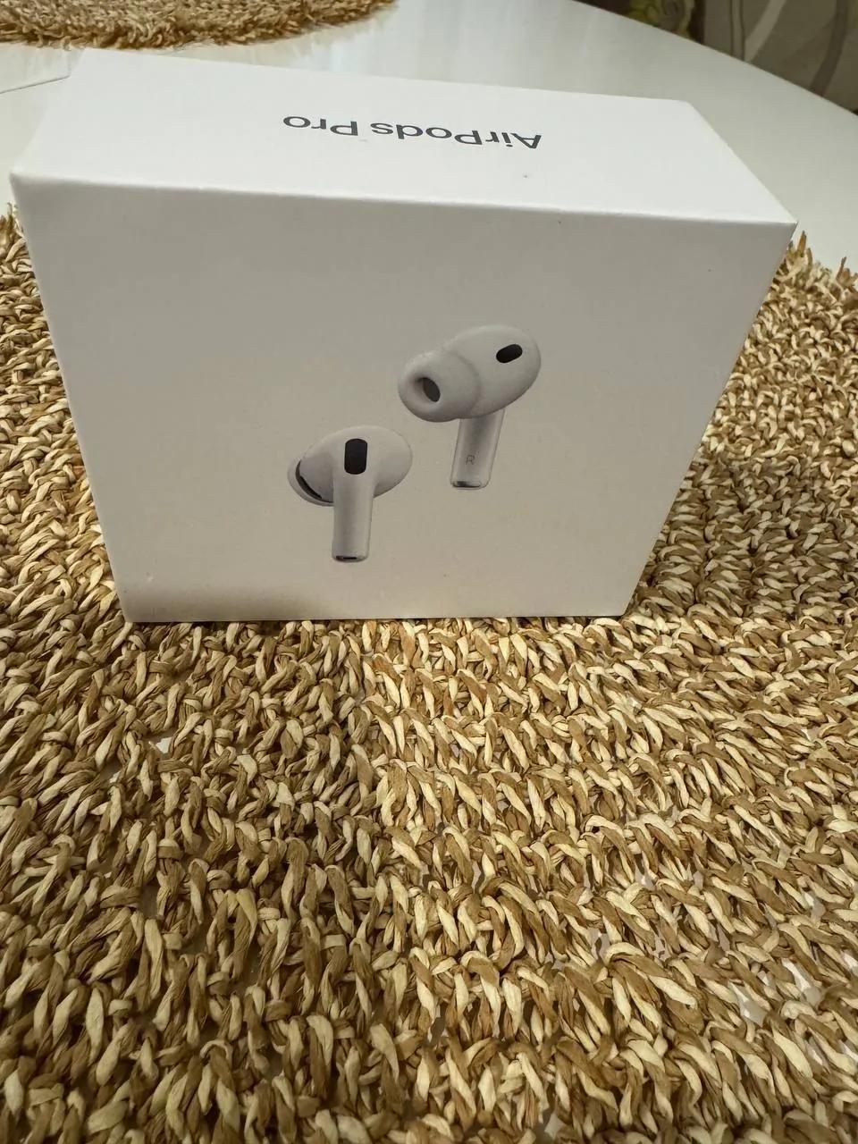 Наушники Apple AirPods Pro 3