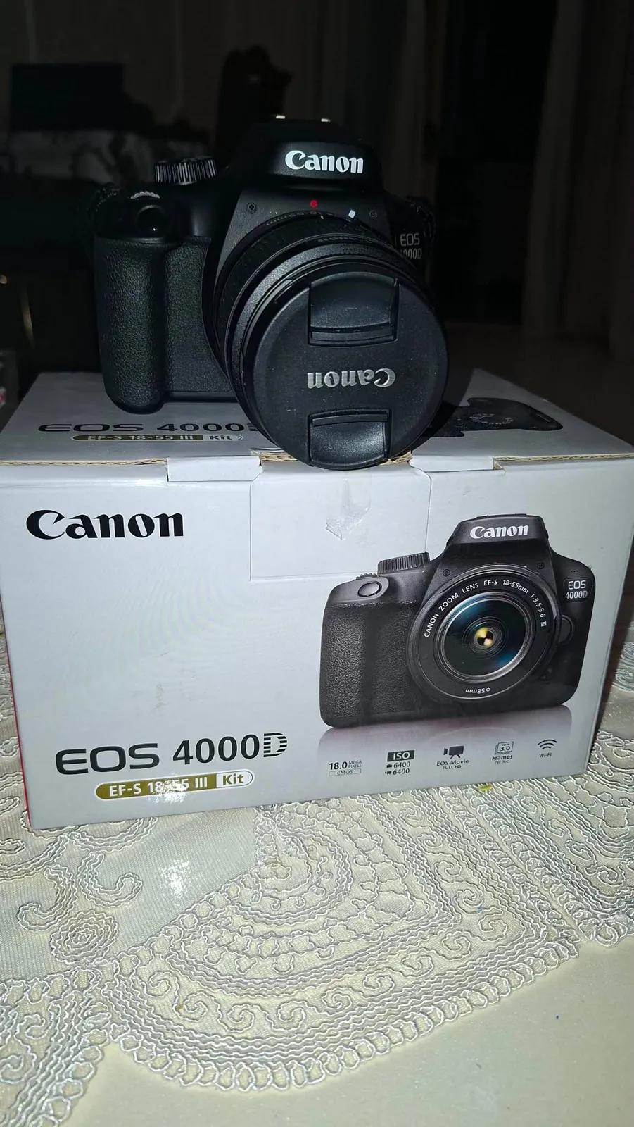Фотоаппарат Canon EOS 4000D с картой памяти