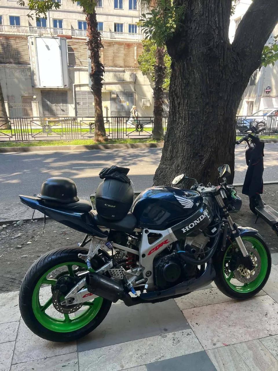 Мотоцикл Honda CBR 919 см³
