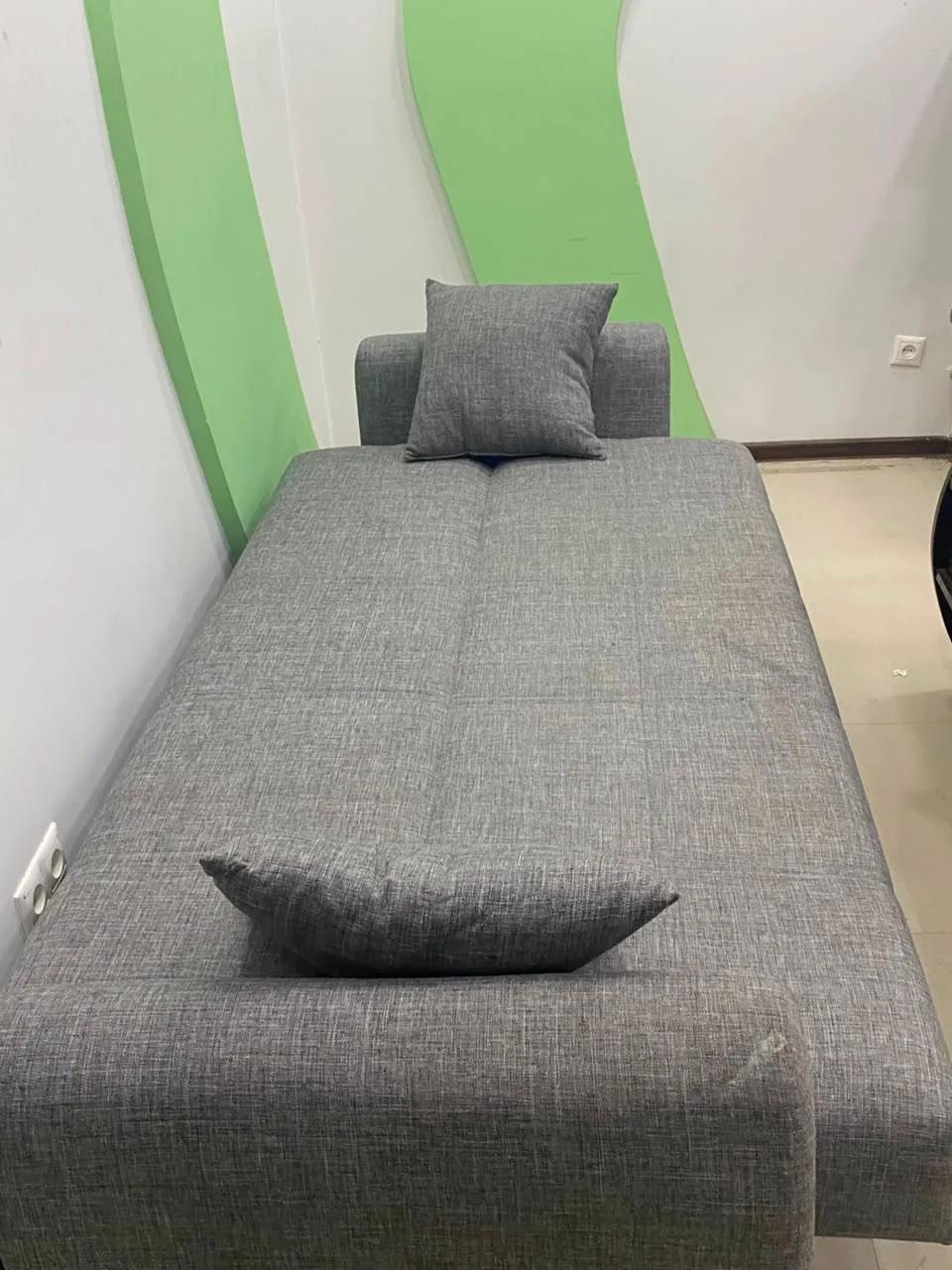Диван и кровать с матрасом