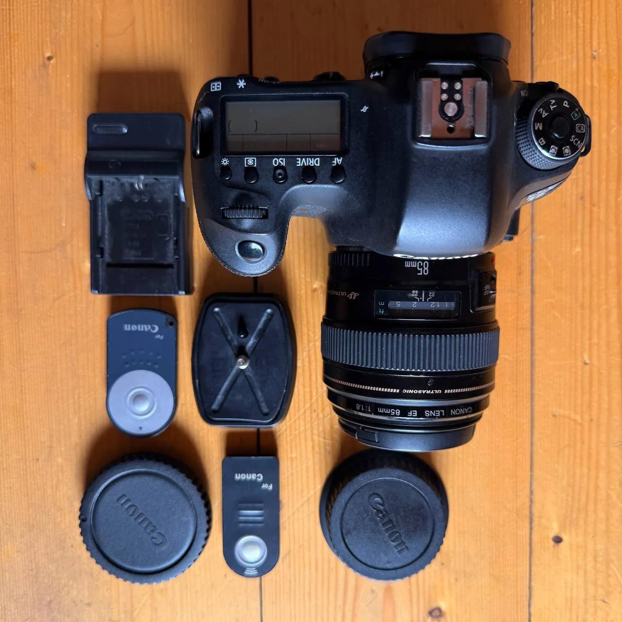 Зеркальный фотоаппарат Canon EOS 6D с объективом