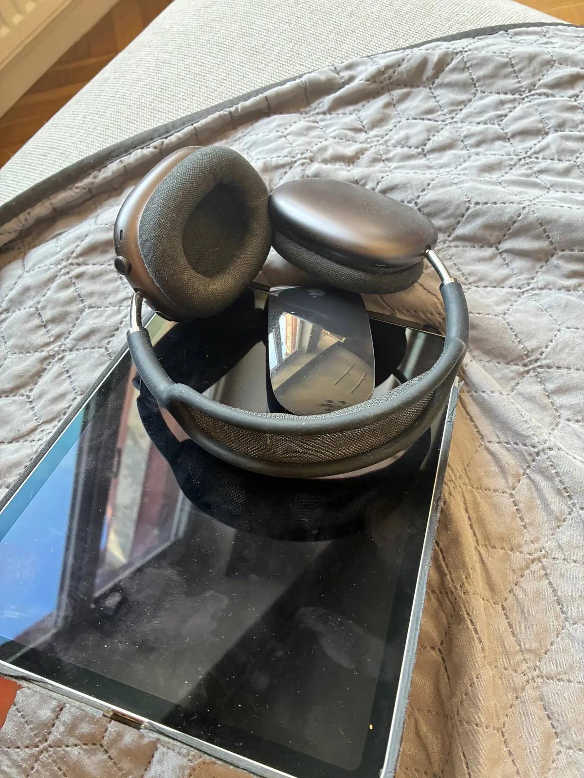 Apple техника: iPad Pro, AirPods Max, Magic Mouse