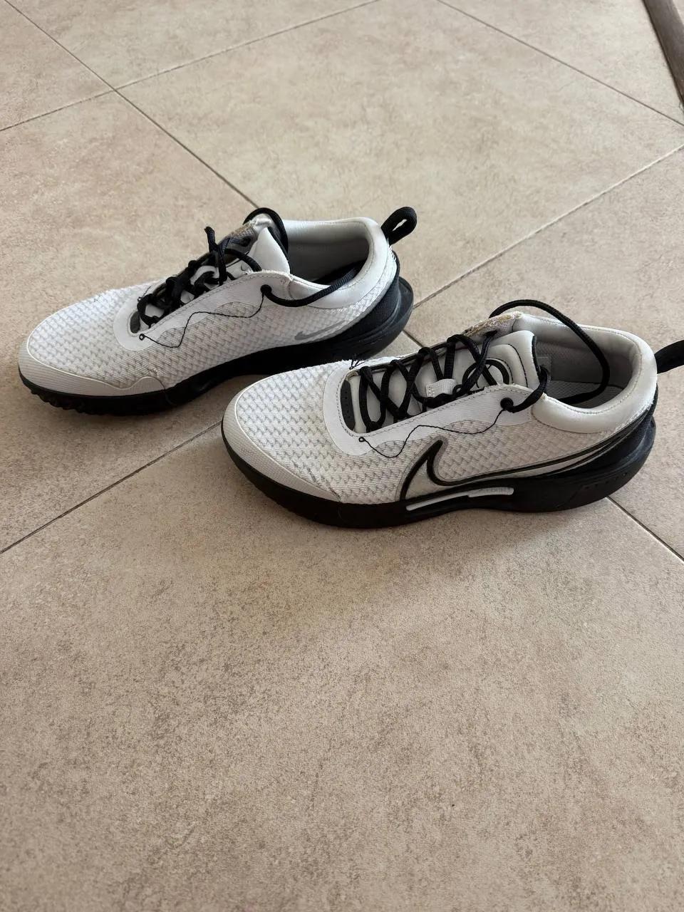 Кроссовки Nike Court для тенниса