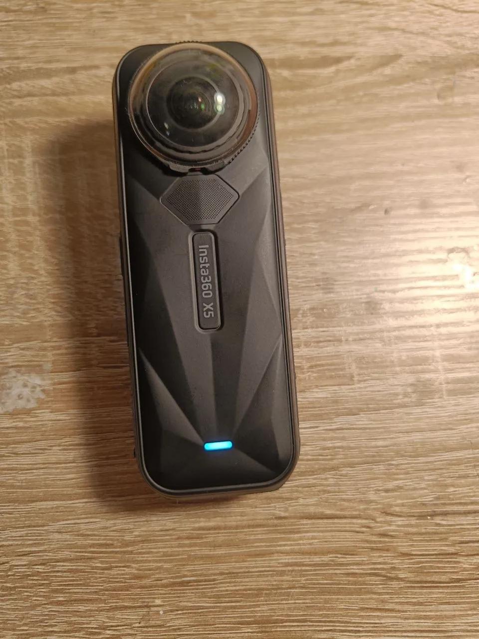 Экшн-камера Insta360 X5 в отличном состоянии