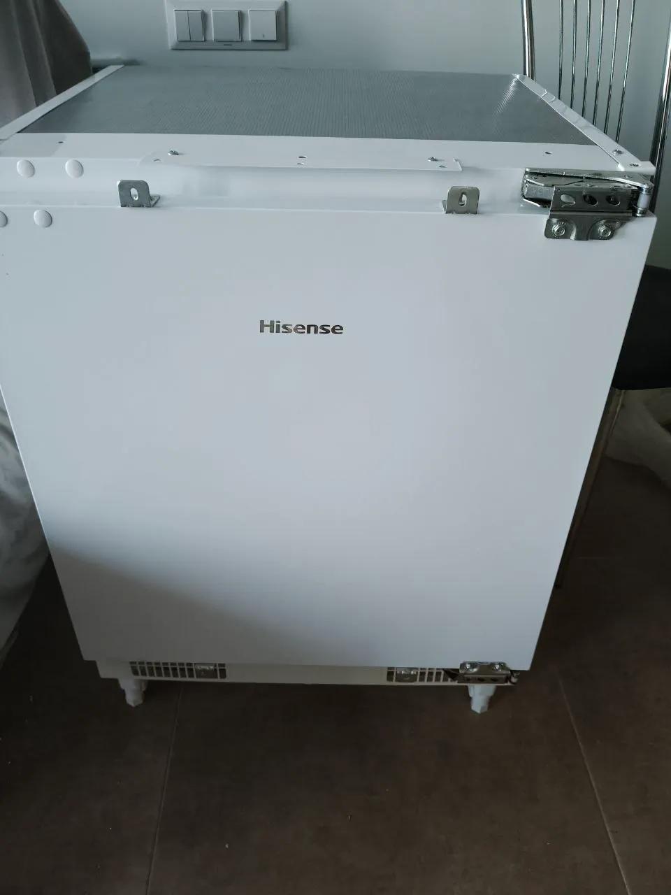 Встраиваемый холодильник Hisense мало б/у