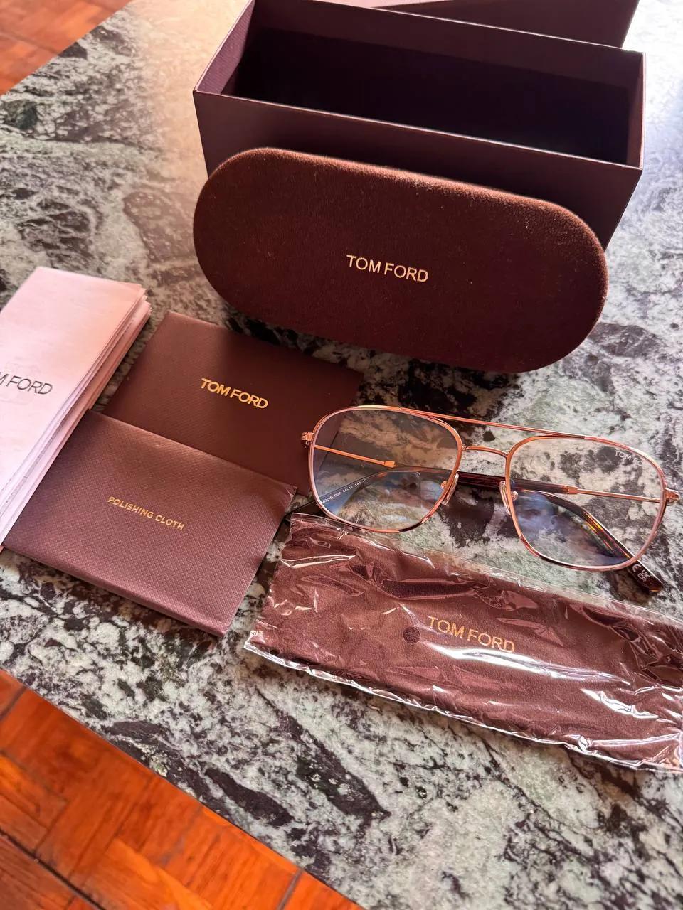 Солнцезащитные очки Tom Ford FT1148-D