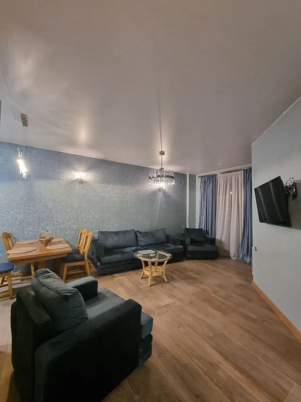 Квартира 80 м² с 3 комнатами в Сабуртало